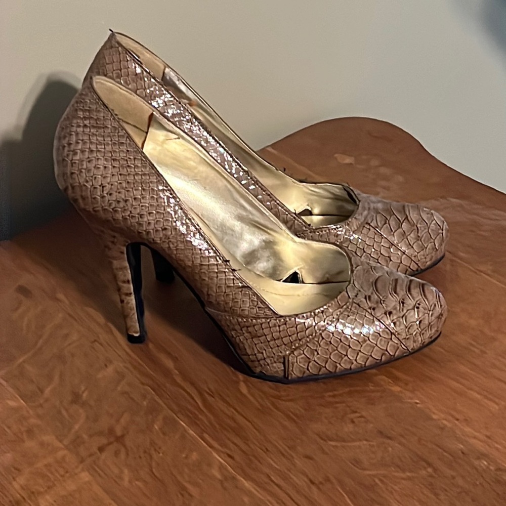 Apt 9 shoes — 327